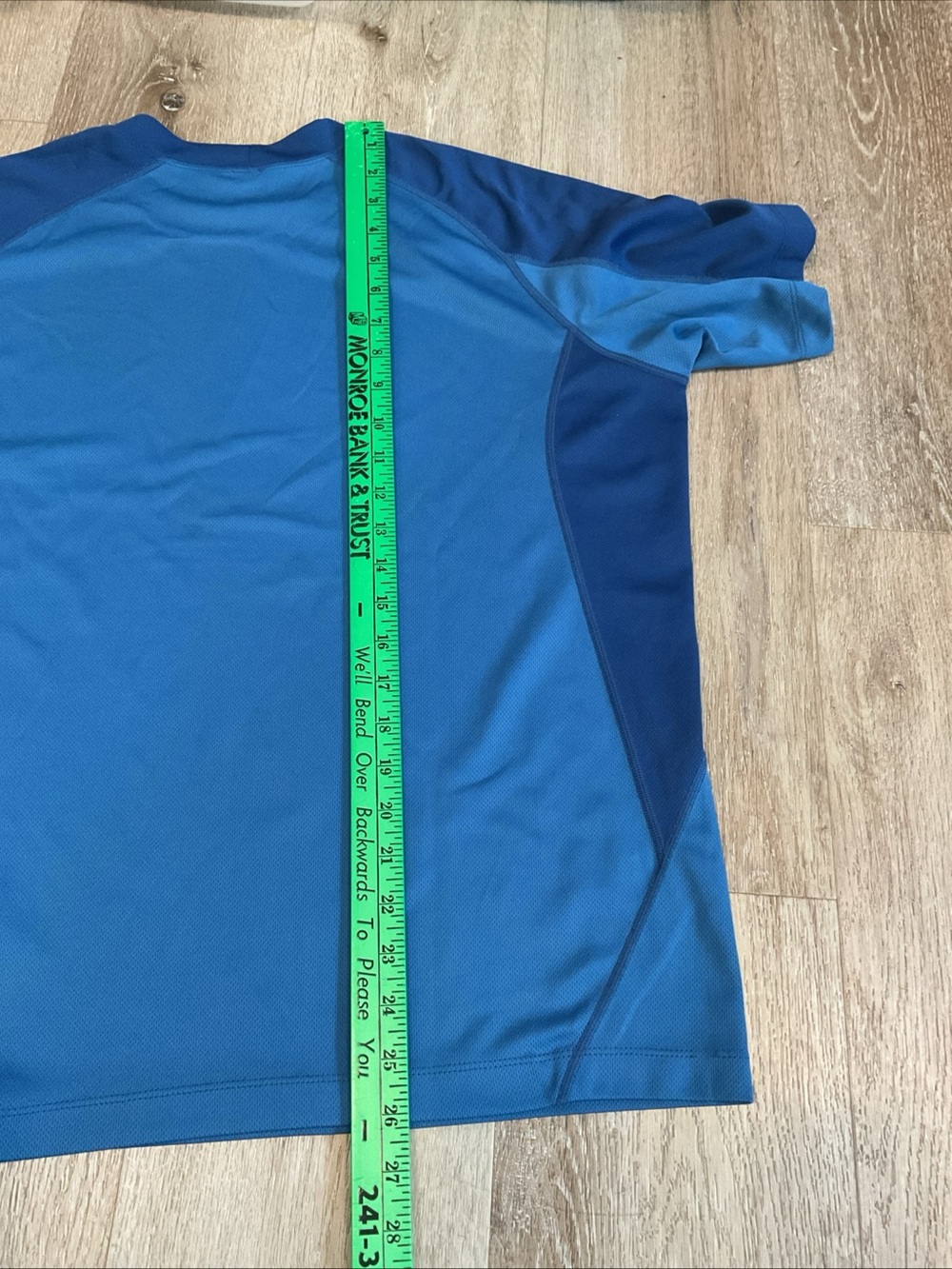 Patagonia - Blue Short Sleeve Athletic Tee - Men’s Size Large - Picture 10 of 11